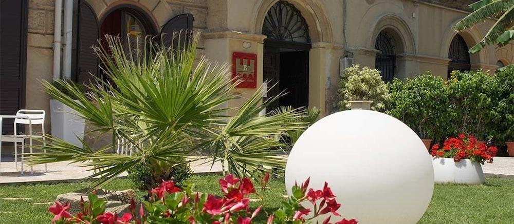 Palazzo Sciacca Acomodação com café da manhã Patti Exterior foto